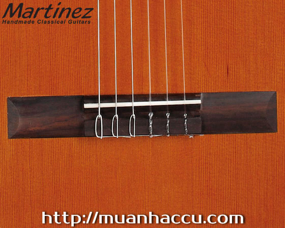 Ngua-Dan-Guitar-Classic-Martinez-MCG-40C-Bridge.jpg